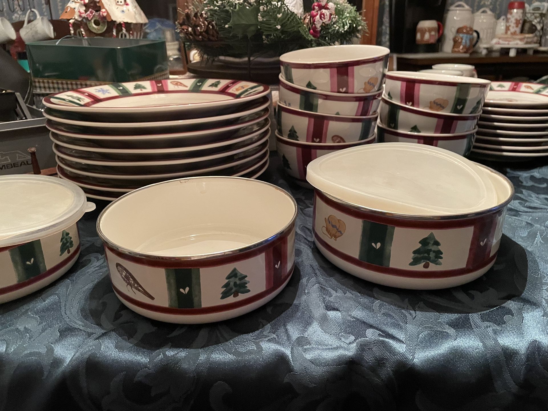 Pfaltzgraff Christmas Pfaltzgraff Open Stock Dinnerware Set