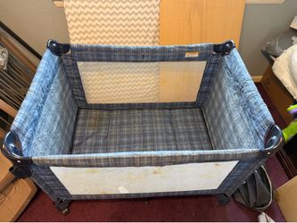 Pack n’ Play Travel Crib/play yard
