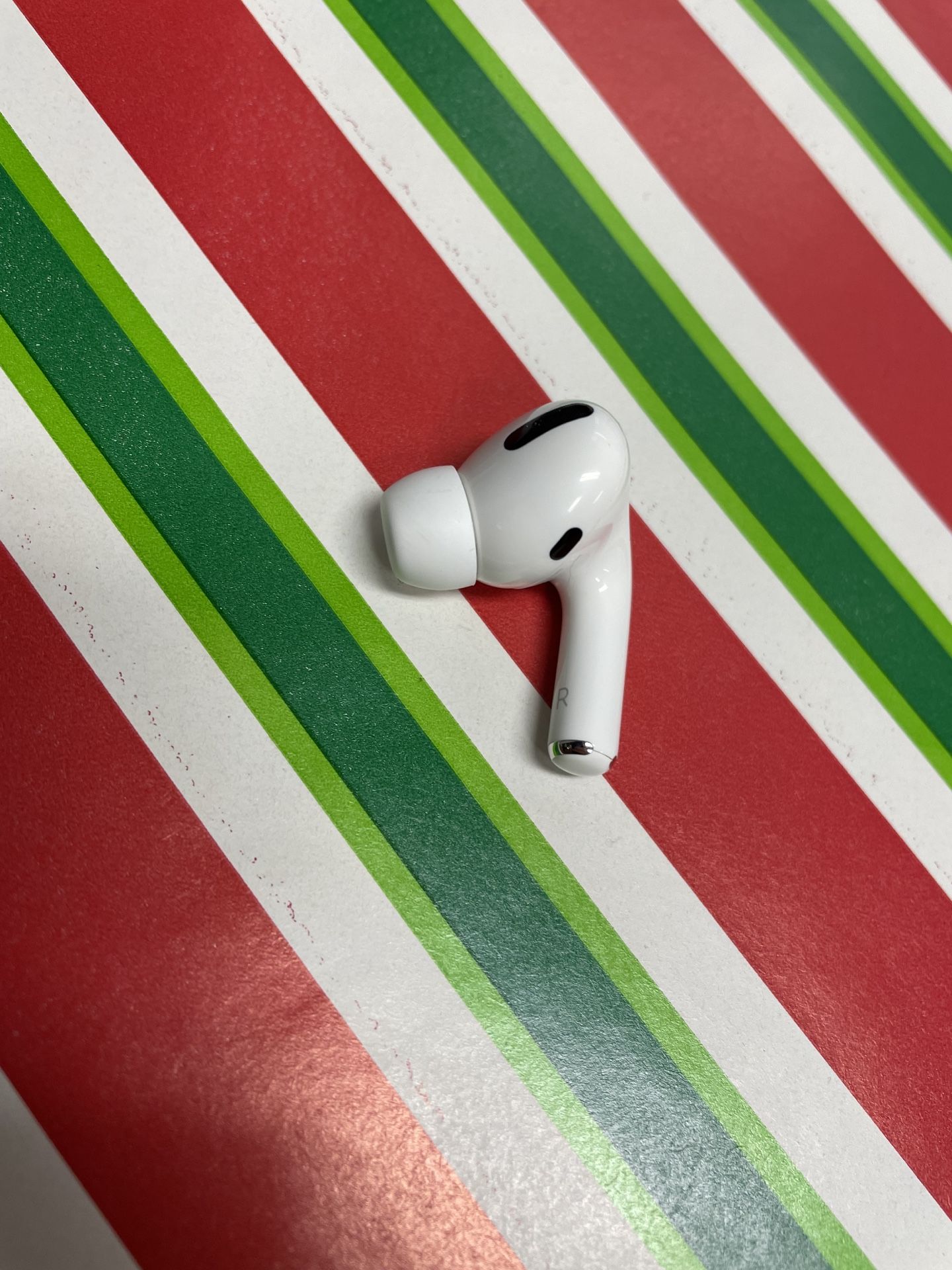 Right Apple AirPod Pro