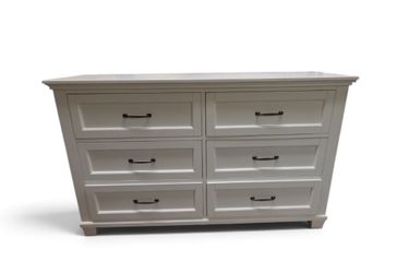 Universal Broadmoore Rose 6 – Drawer Dresser in White