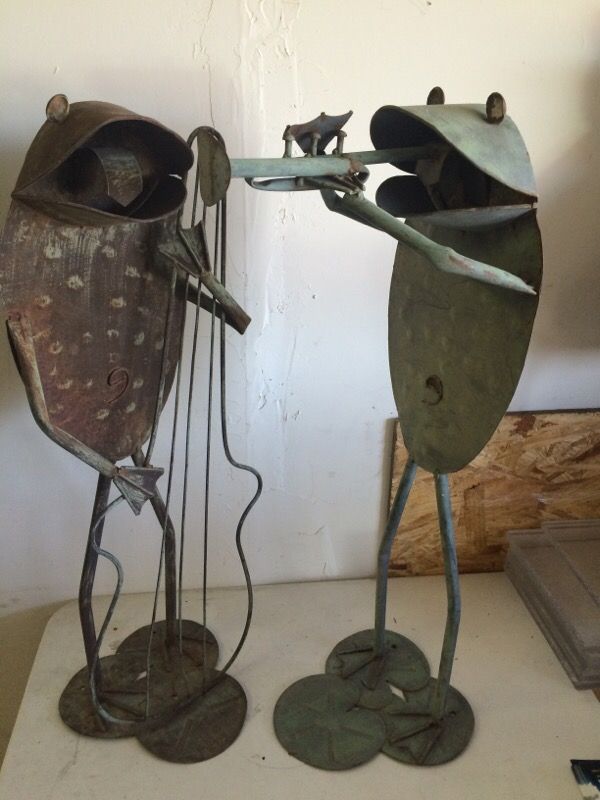 Vintage RARE Metal Yard Garden Art Pair of Frogs Playing Instruments