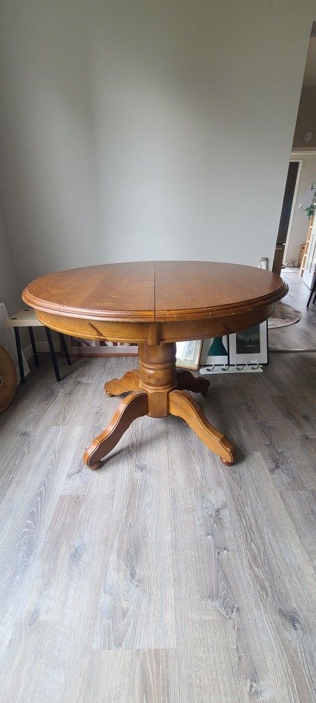 Solid Wood Round Pedestal Dining Table