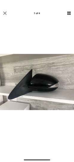 2011 MAZDA 3 Driver Side Mirror W/ Signal Light OEM.