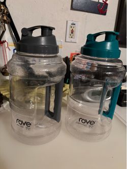 2 Rove Plastic BPA Free 88 Oz/ 2.6 L Water Bottles Jug