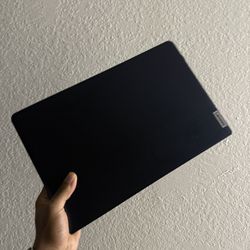 Lenovo Ideapad 1i 15.6in 