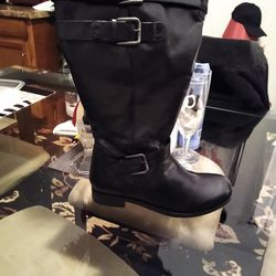 Brand New Size 7 Women's Boots