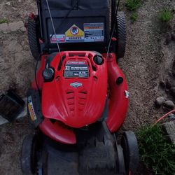 Troy built self propelled mower with grass catcher