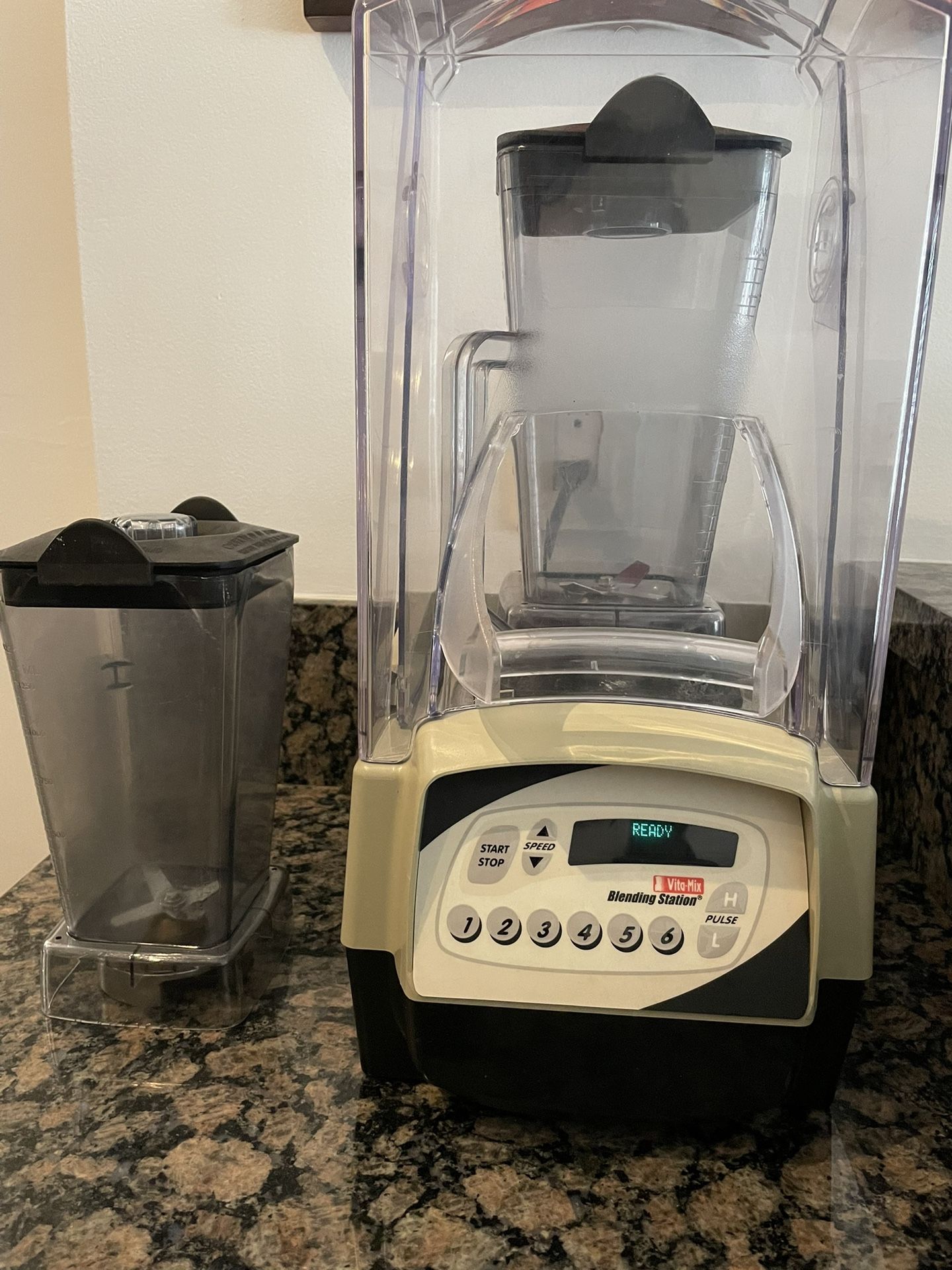Commercial VitaMix professional blender, with