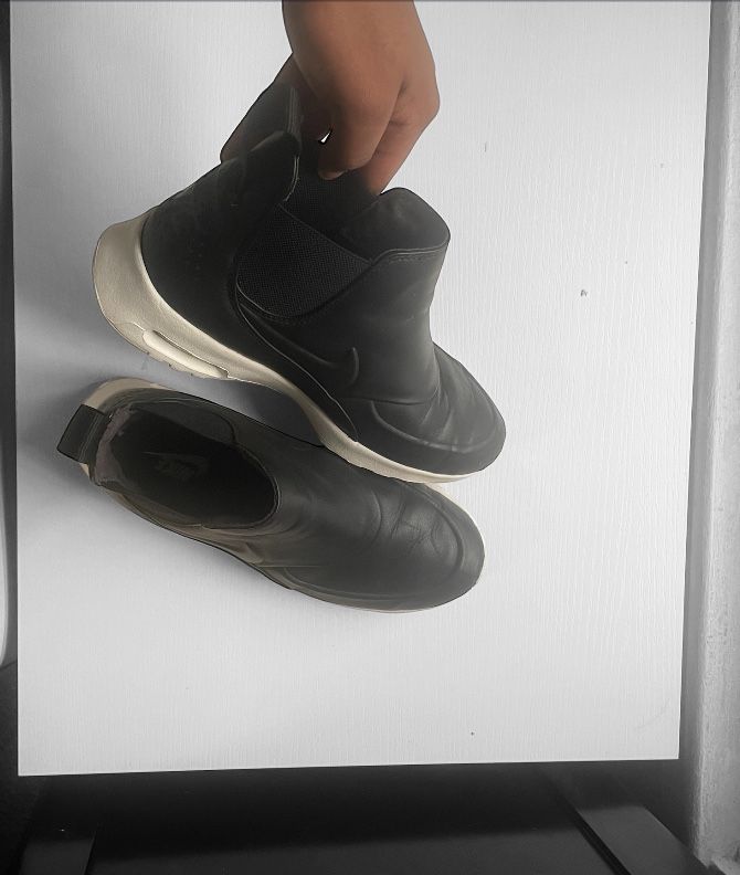 Nike Black Athlete Shoes – Great Condition