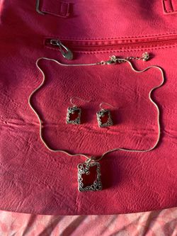 Cadena con aretes