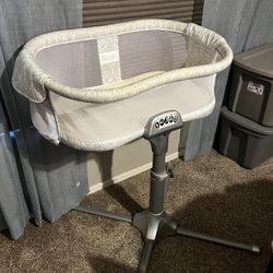 Halo Bassinest Swivel Sleeper 