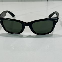 Vintage Ray-Ban Original Wayfarer B&L 5022 Black Sunglasses- Early 80s