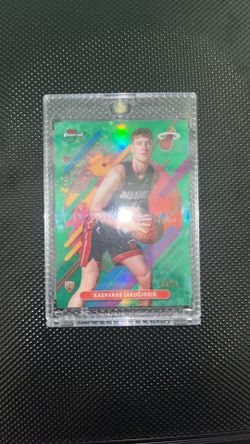 Kasparas Jakucionis Topps Finest Green /25 Rookie