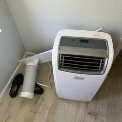 14,000 BTU AC Unit w/heating