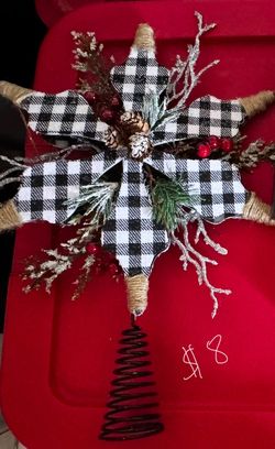 Black and white checkered Christmas decor.  Price on pictures.    FCFS. NO Holds.