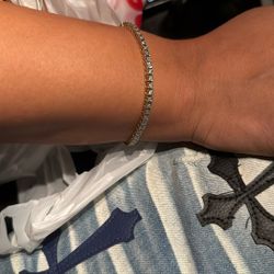 Tennis Bracelet Real Diamonds 10k For $600