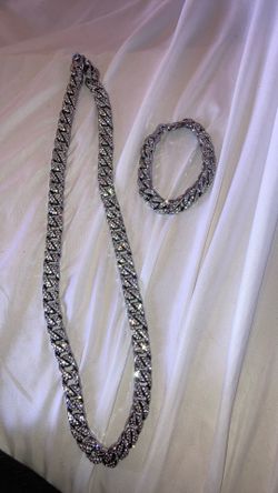 Cuban Link Chain 30” Inches It’s For Show Both Bracelet And Chain $50
