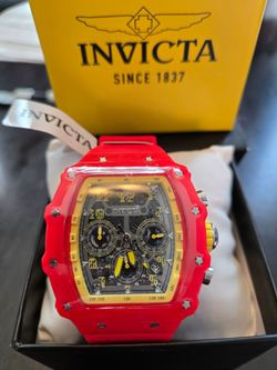 Invicta Men's Racing 69737 Quartz Watch