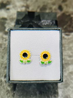 ✨ Beautiful Sunflower Sterling Silver Studs 🌻💝✨