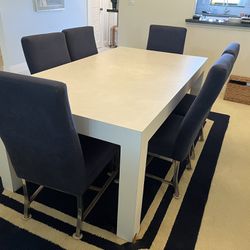 Dining Room Table With 6 Chairs  And A Side Table 