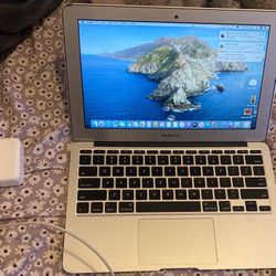 MacBook Air 11 inch  2015 With Charger
