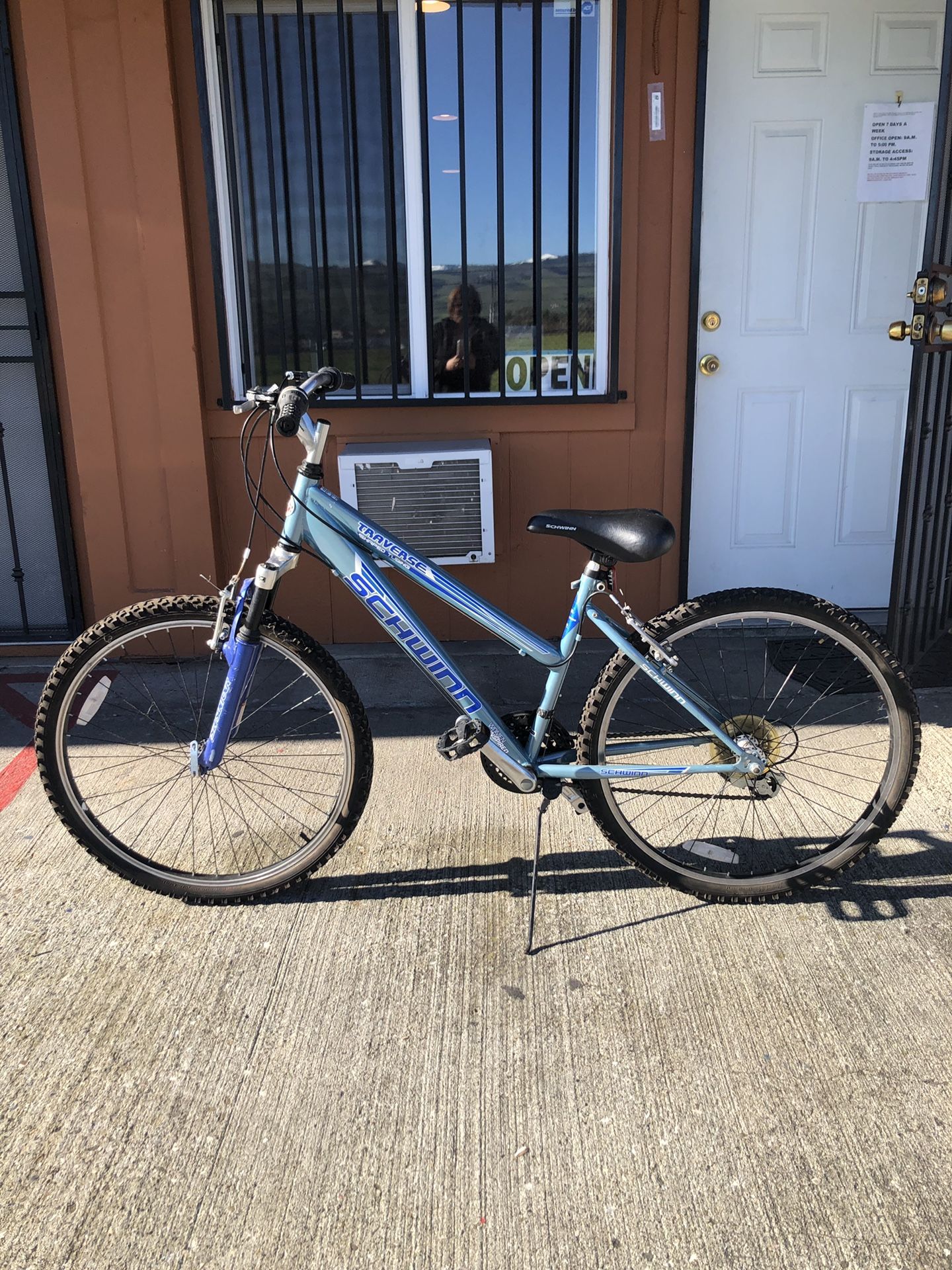 Ladies Schwinn SR Suntour 21 Speed Bike Women Inspired, Traverse Shaped Tubing