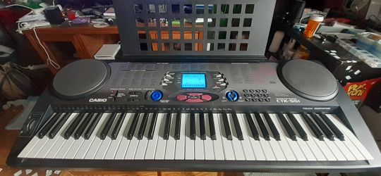CASIO 61 KEY KEYBOARD WITH POWER CORD WORKS GREAT CLICK ON THE PICTURE YOU WILL GET FULL PICTURE SIZE 