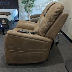 Pride Mobility- Vivalift Elegance Closeout