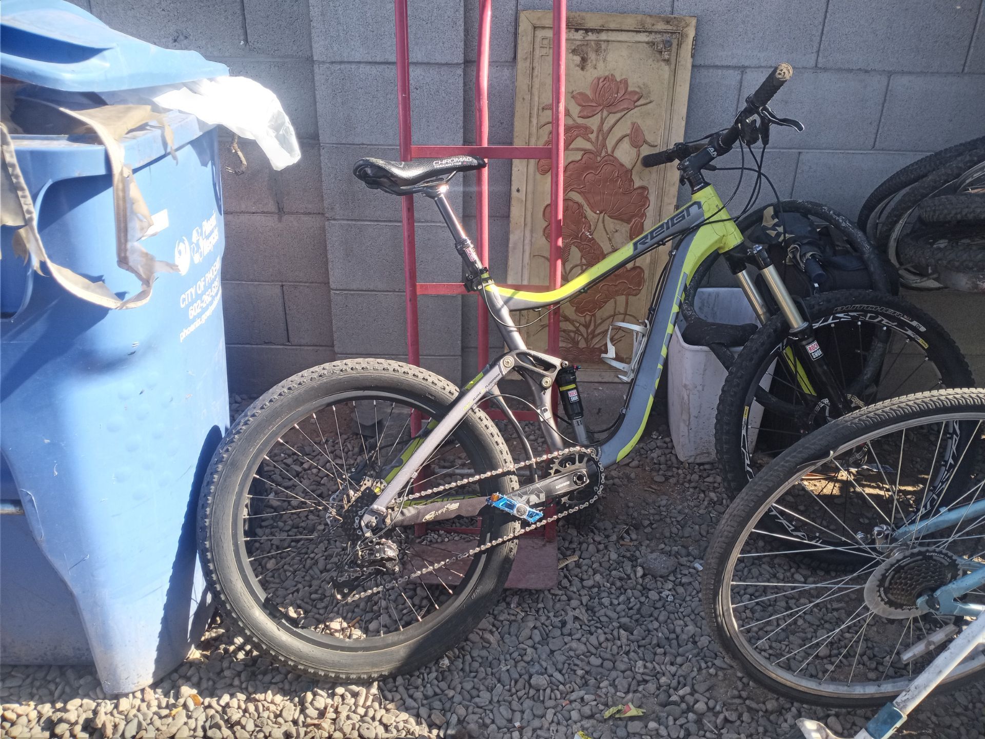 2013 giant reign 2 biycycle