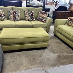 SOFA AND LOVESEAT AND OTTOMAN VERY GOOD CONDITION FREE DELIVERY 🚚 