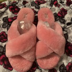 New ladies UGG slippers sz 9 pink
