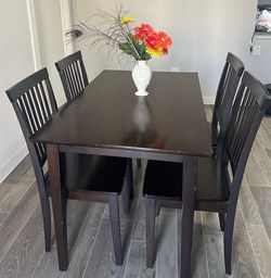 Dining Table Set with 4 Chairs – Good Condition