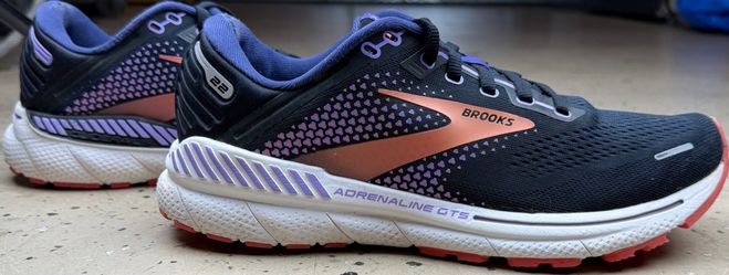 Brooks  woman’s 9