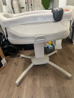 Chicco close to you portable bedside bassinet