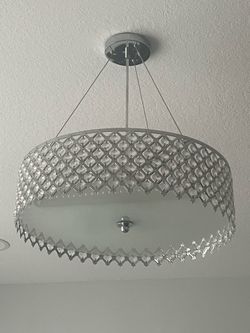 Chandelier great conditions, 20 inches round