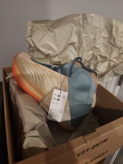 Yeezy Size 8