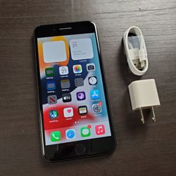 iPhone 7 Plus - UNLOCKED - Like New 