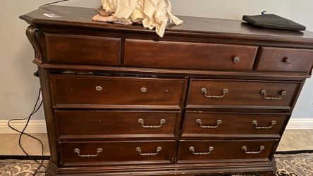 Dresser and nightstand with lamp if you want