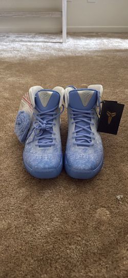 Kobe III Christmas “Royal Pulse”