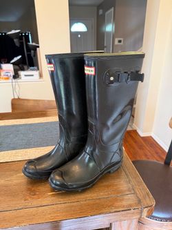 Hunter Women's Original Tall Gloss Rain Boots - Size 7