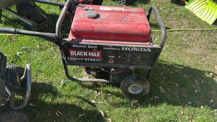Black Max 7000W Honda-Powered Generator