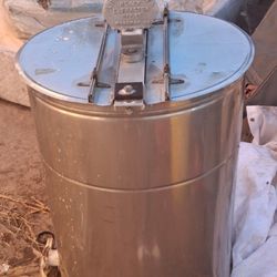 LITTLE WONDER HONEY EXTRACTOR 
