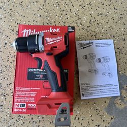 Milwaukee M18 18V Lithium-Ion Brushless Cordless 1/2 in. Compact Drill/Driver (Tool-Only)