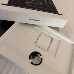 MacBook Pro 16” M4 Max Chip