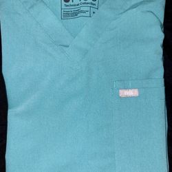 Marine Figs Men’s Leon Three Pocket Scrub Top And Cargo Pants Set