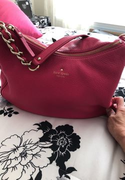 Beautiful Kate spade bag. Looks like it has never been used