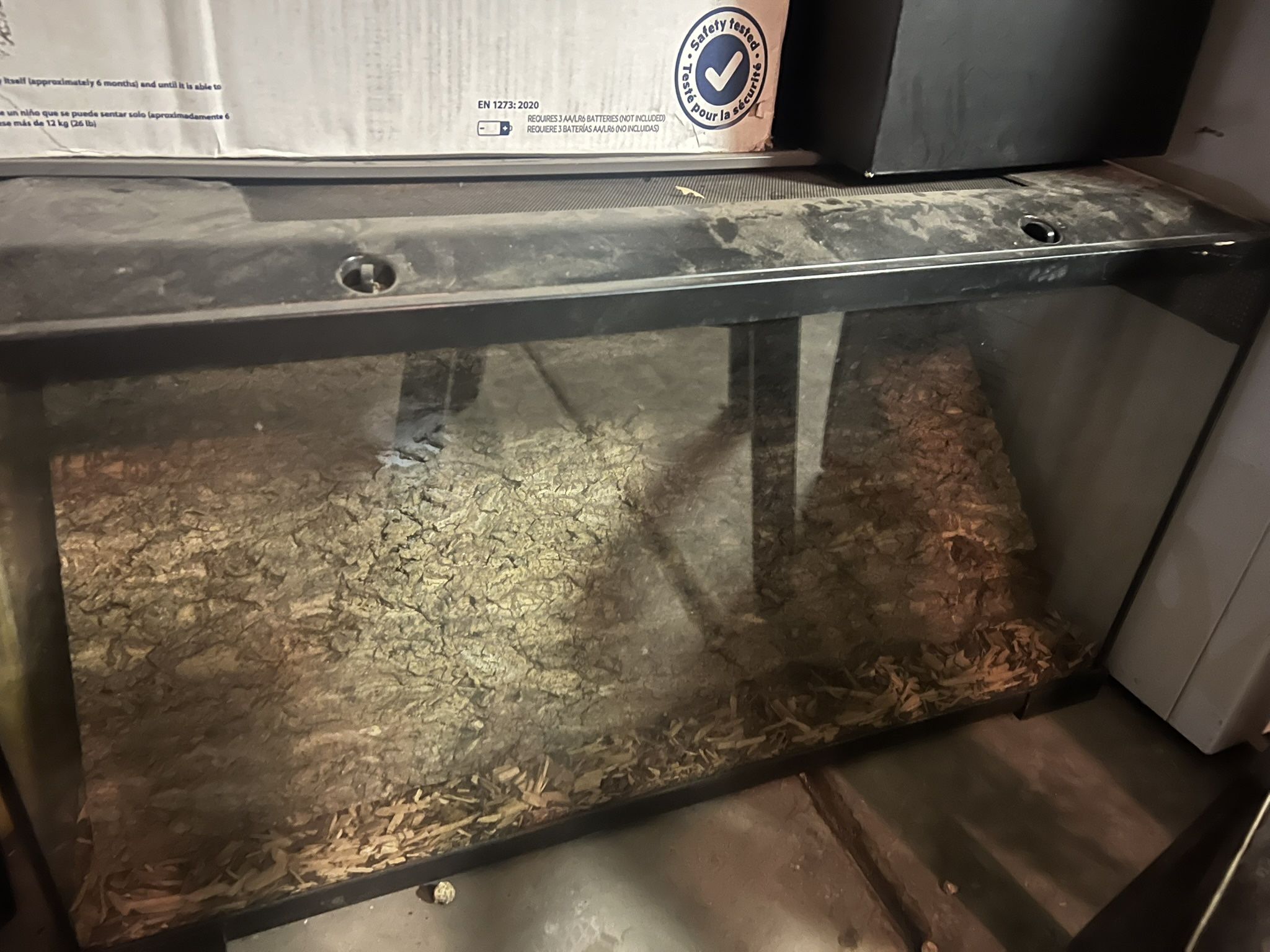Reptile tanks and incubators