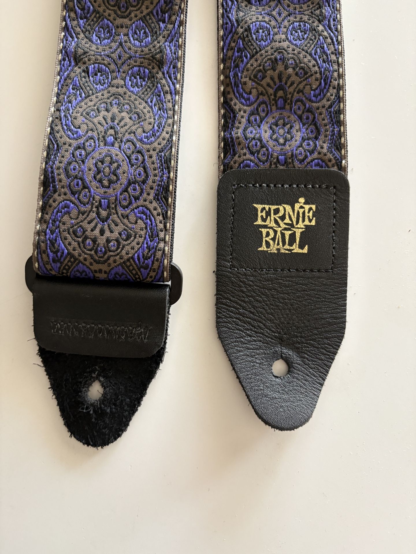 Ernie Ball Jacquard Strap (Purple Paisley)