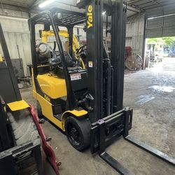 Forklift Yale 5000 Lbs 3 Stage Side Shift Like New 