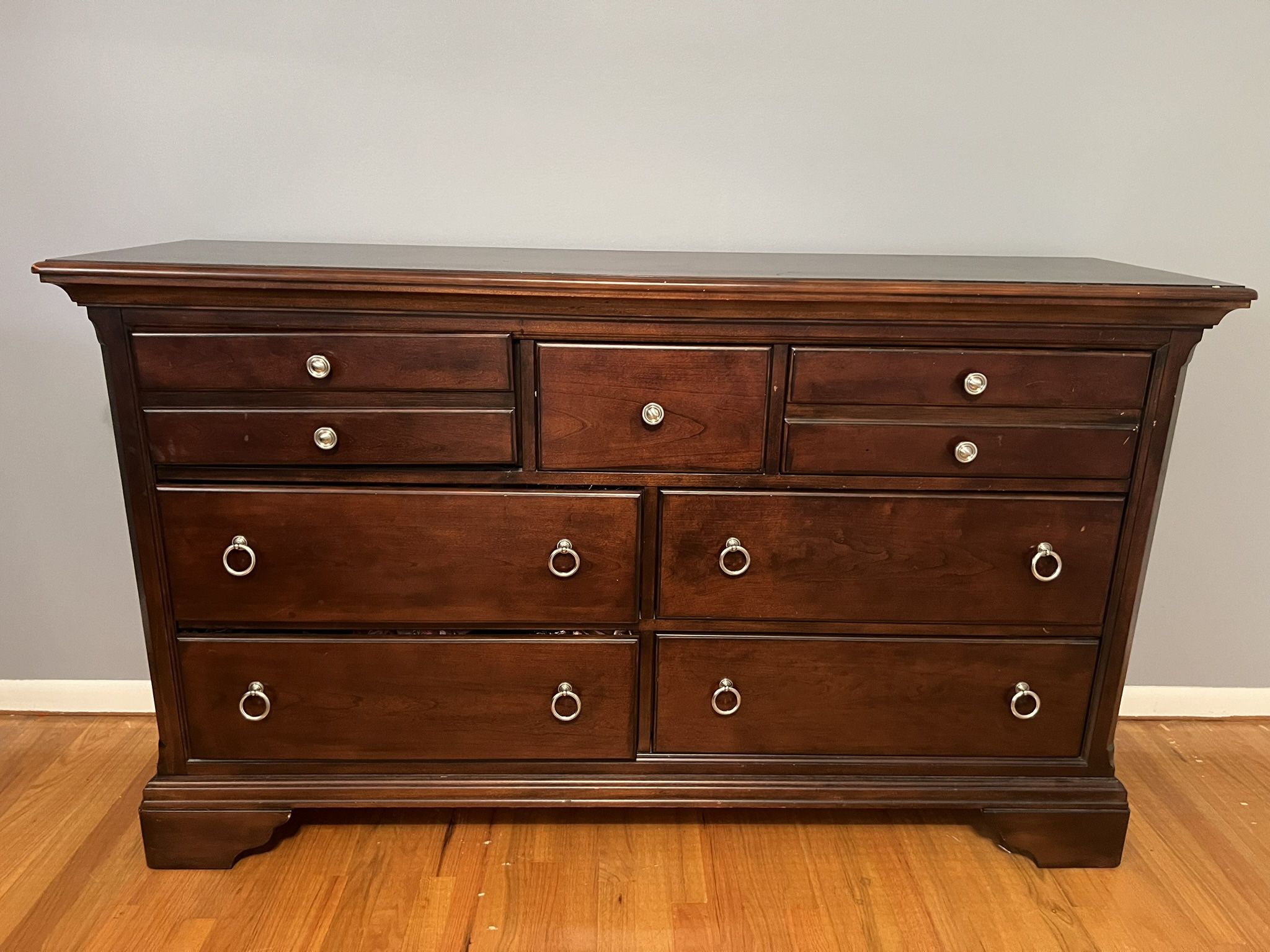 Bedroom Set Dresser